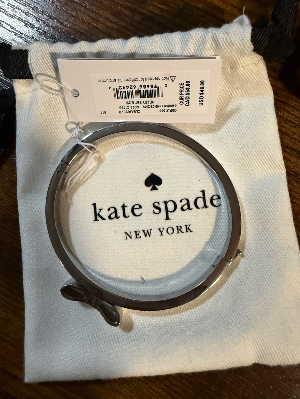 kate spade silver-tone crystal bow bangle bracelet - Picture 4 of 5